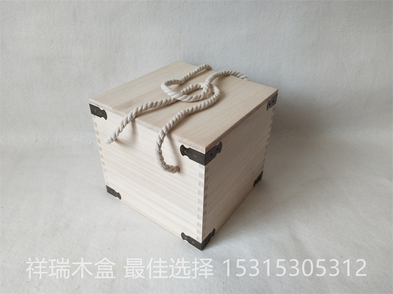 八個(gè)包片一斤裝福鼎白茶木禮盒